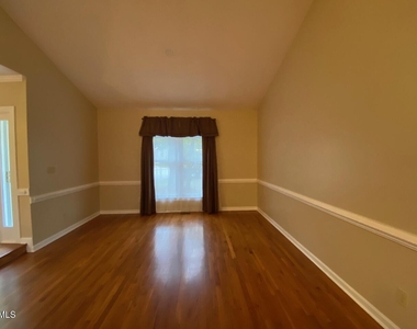 1012 Sturbridge Drive - Photo Thumbnail 4