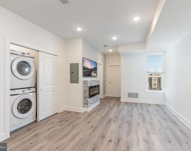 1423 N 8th Street - Photo Thumbnail 3