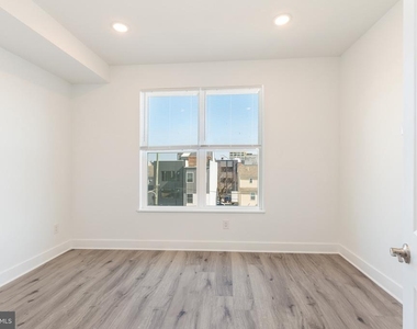 1423 N 8th Street - Photo Thumbnail 6