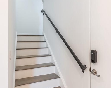 1423 N 8th Street - Photo Thumbnail 14