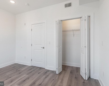 1423 N 8th Street - Photo Thumbnail 7
