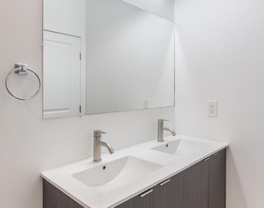 1423 N 8th Street - Photo Thumbnail 13
