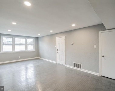 2137 Bryn Mawr Avenue - Photo Thumbnail 1