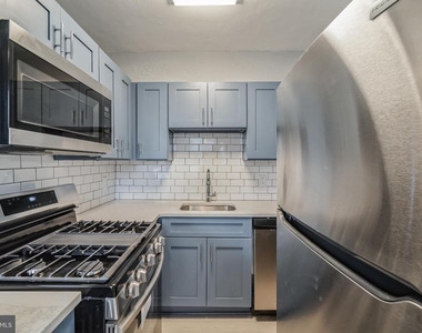 2137 Bryn Mawr Avenue - Photo Thumbnail 6