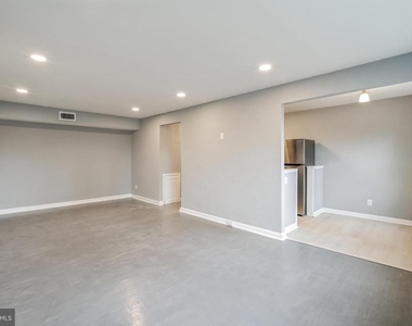 2137 Bryn Mawr Avenue - Photo Thumbnail 3