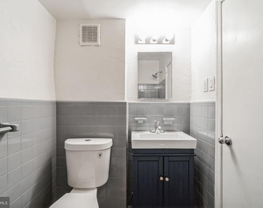 2137 Bryn Mawr Avenue - Photo Thumbnail 7