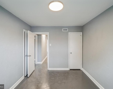 2137 Bryn Mawr Avenue - Photo Thumbnail 9