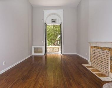 7 East 75th Street - Photo Thumbnail 5
