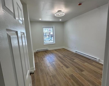 5436 Spruce Street - Photo Thumbnail 17