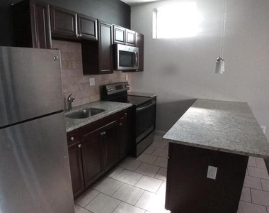 410 W Cumberland Street - Photo Thumbnail 1