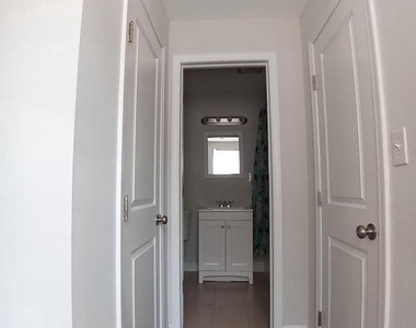 410 W Cumberland Street - Photo Thumbnail 8
