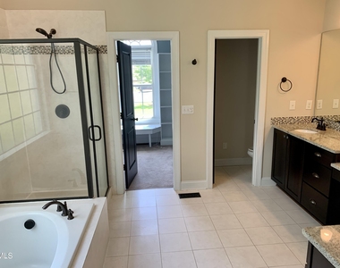 5013 Kettle Creek Road - Photo Thumbnail 7