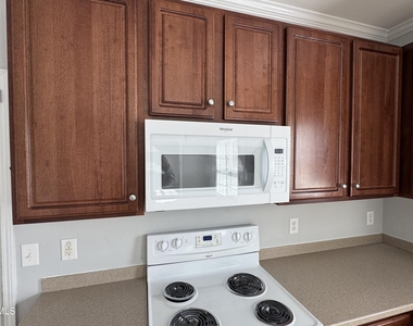 1417 Pleasant Quail Court - Photo Thumbnail 4
