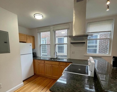 641 Bainbridge Street - Photo Thumbnail 5