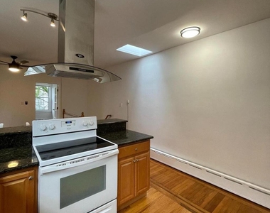 641 Bainbridge Street - Photo Thumbnail 7