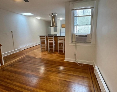 641 Bainbridge Street - Photo Thumbnail 13