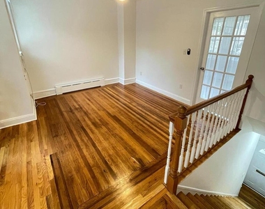 641 Bainbridge Street - Photo Thumbnail 12