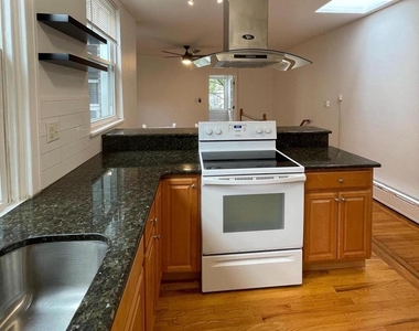 641 Bainbridge Street - Photo Thumbnail 8
