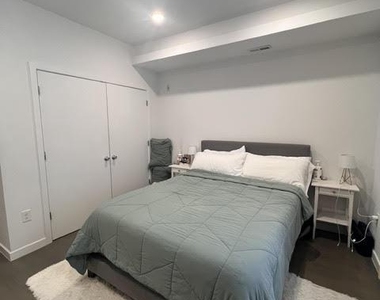 2204 Christian Street - Photo Thumbnail 9