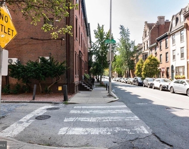 327 S 16th Street - Photo Thumbnail 9