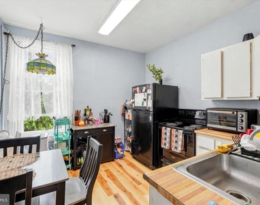 204 Ripka Street - Photo Thumbnail 4