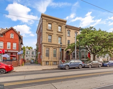 3017 W Girard Avenue - Photo Thumbnail 12