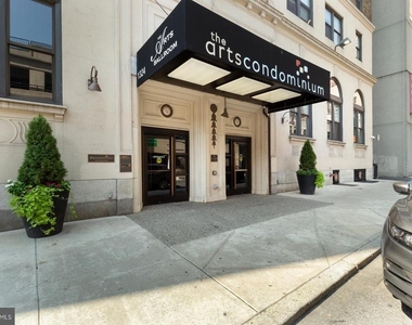 1324 Locust Street - Photo Thumbnail 21