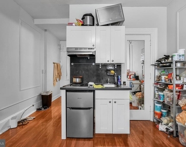 1324 Locust Street - Photo Thumbnail 3