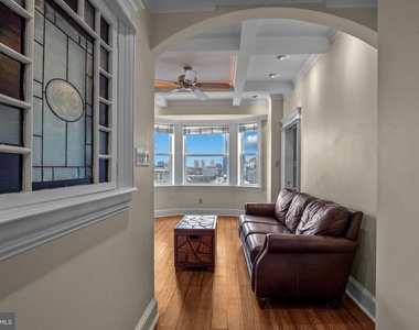 2135 Walnut Street - Photo Thumbnail 4