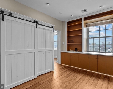 2135 Walnut Street - Photo Thumbnail 12