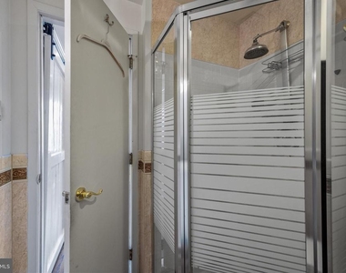 2135 Walnut Street - Photo Thumbnail 17