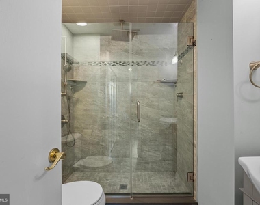 2135 Walnut Street - Photo Thumbnail 24