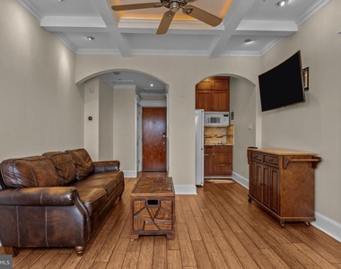 2135 Walnut Street - Photo Thumbnail 3