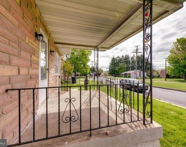 429 Manor Avenue - Photo Thumbnail 14