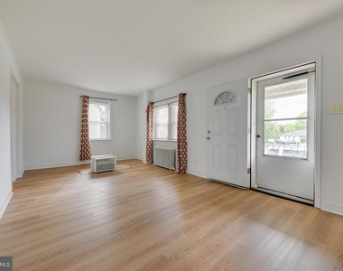 429 Manor Avenue - Photo Thumbnail 9