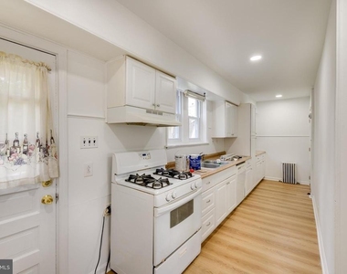 429 Manor Avenue - Photo Thumbnail 5