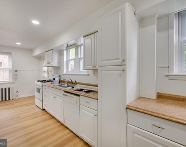 429 Manor Avenue - Photo Thumbnail 6