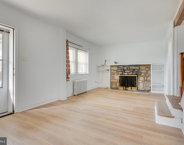 429 Manor Avenue - Photo Thumbnail 3