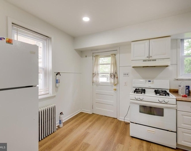 429 Manor Avenue - Photo Thumbnail 4