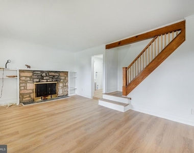 429 Manor Avenue - Photo Thumbnail 2