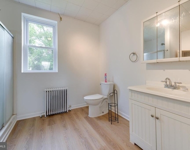 429 Manor Avenue - Photo Thumbnail 7