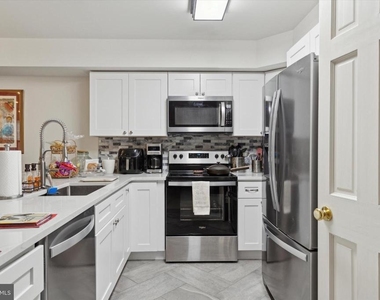 220 Primrose Lane - Photo Thumbnail 2
