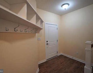 6 Manchester Drive - Photo Thumbnail 4