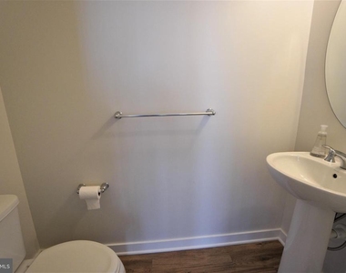 6 Manchester Drive - Photo Thumbnail 18