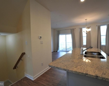 6 Manchester Drive - Photo Thumbnail 13