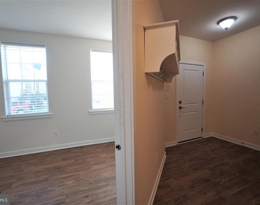6 Manchester Drive - Photo Thumbnail 5