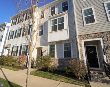6 Manchester Drive - Photo Thumbnail 1