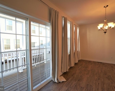 6 Manchester Drive - Photo Thumbnail 15