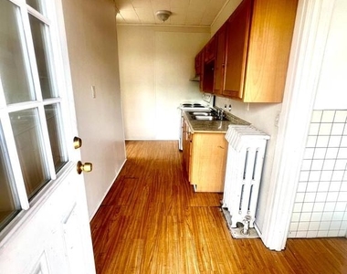 611 N 9th Street - Photo Thumbnail 5