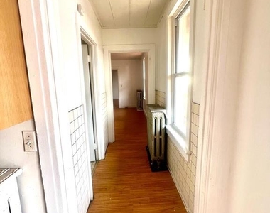 611 N 9th Street - Photo Thumbnail 6